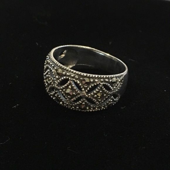 Vintage Sterling Silver Marcasite Encrusted Cutout Ring Sz 8 - Picture 4 of 8